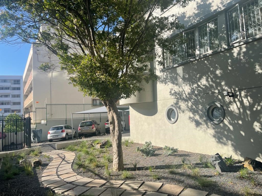 To Let 2 Bedroom Property for Rent in Sea Point Western Cape